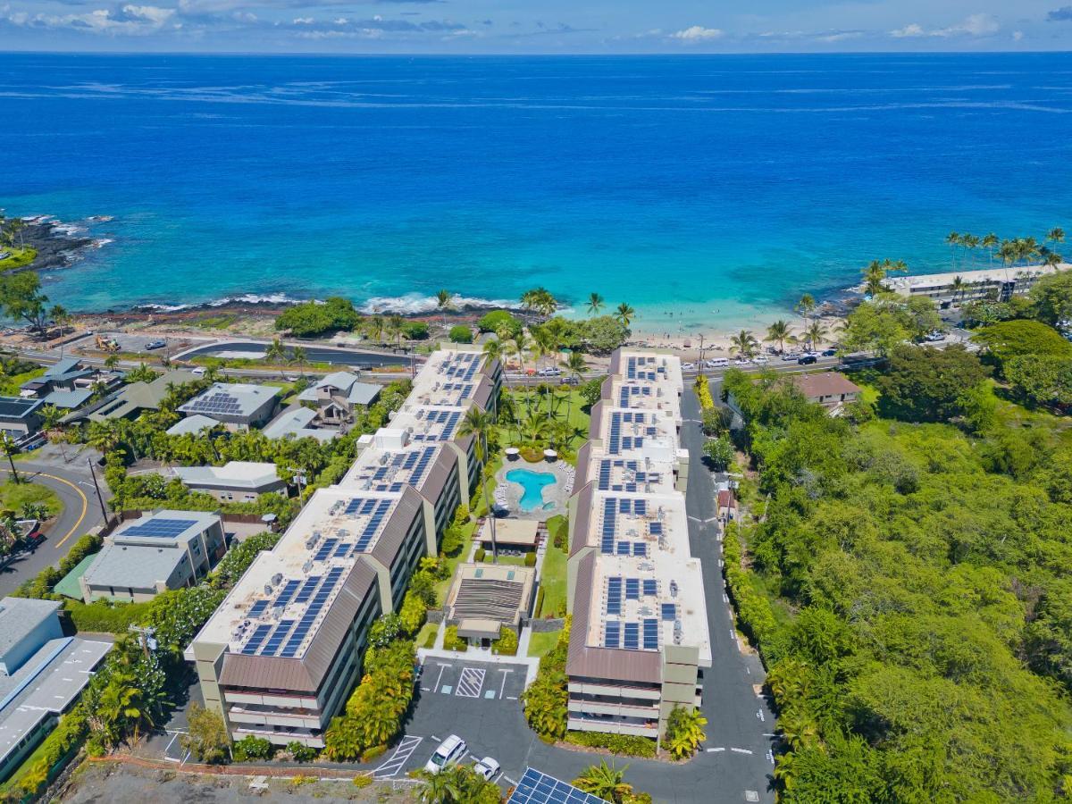 Family Getaway - Lava Room At Magic Sands Beach Каилуа-Кона Экстерьер фото