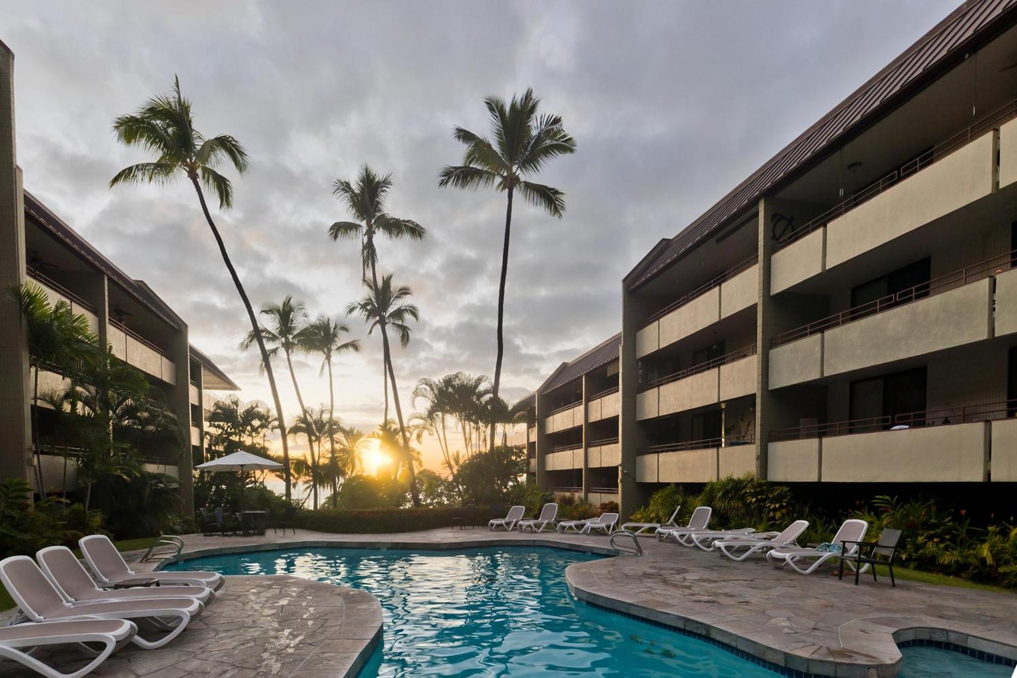 Family Getaway - Lava Room At Magic Sands Beach Каилуа-Кона Экстерьер фото